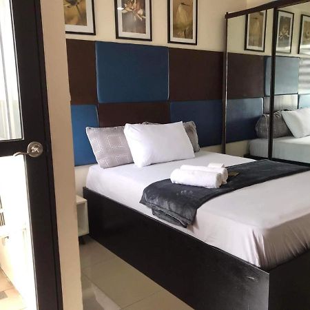 Mabolo Garden Flat A6 With Free Rooftop Pool Cebú Exterior foto