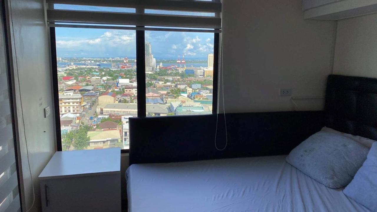 Mabolo Garden Flat A6 With Free Rooftop Pool Cebú Exterior foto