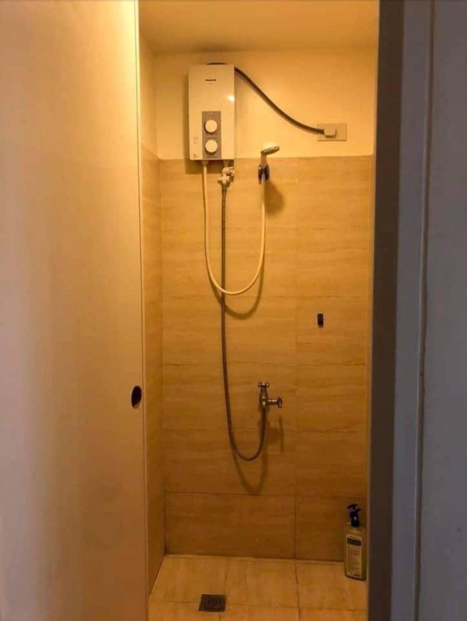 Mabolo Garden Flat A6 With Free Rooftop Pool Cebú Exterior foto