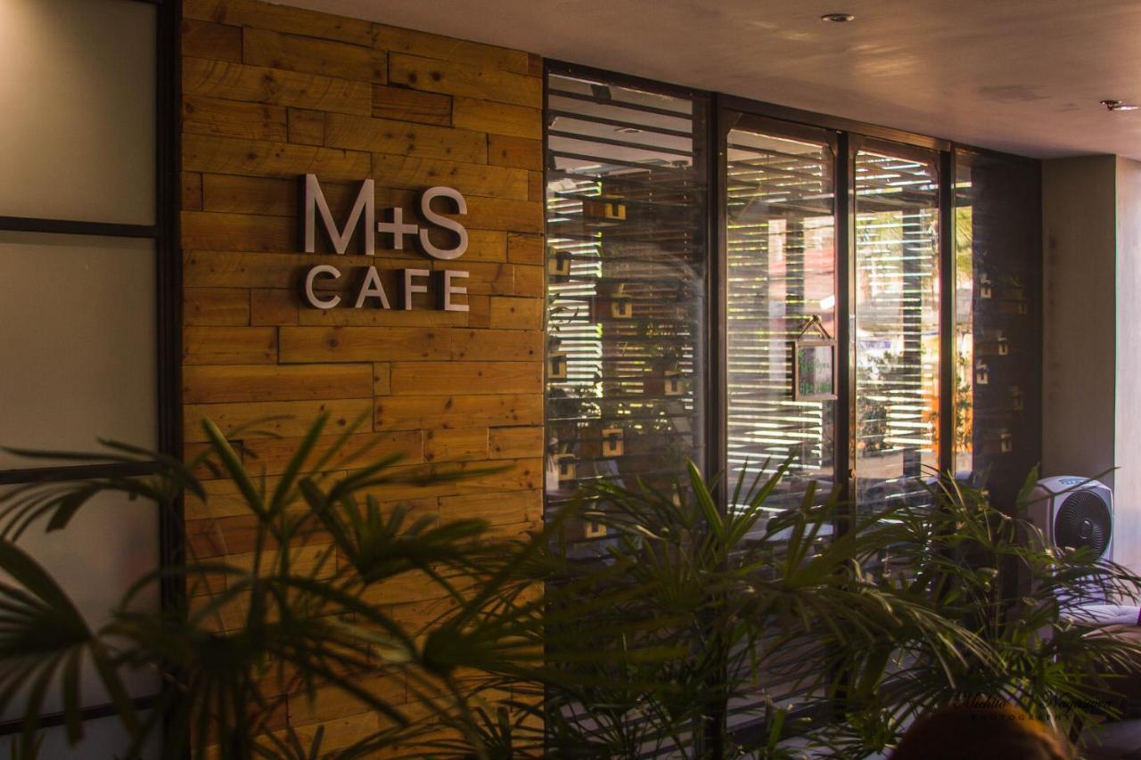Mabolo Garden Flat A6 With Free Rooftop Pool Cebú Exterior foto